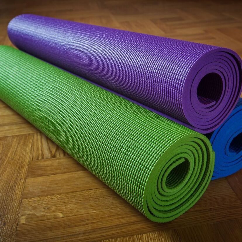 Os 10 melhores tapetes de yoga de 2024: PVC, EVA, TPE, borracha NBR e borracha natural e mais!