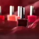 Os 10 Melhores Esmaltes de 2024: Impala, Risqué e muito mais!