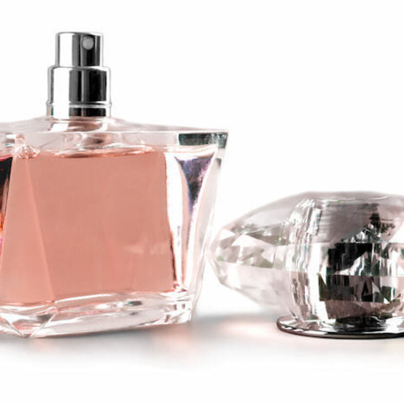 Os 10 Melhores Perfumes Avon de 2024: Segno, Far Away e mais!