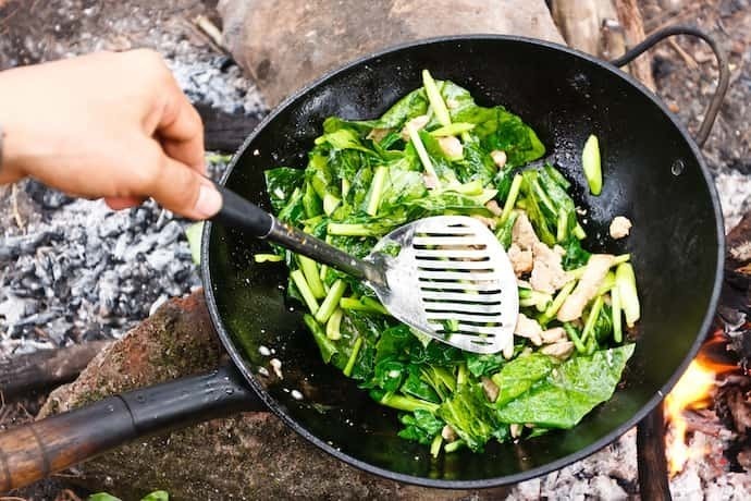 Panela Wok com legumes