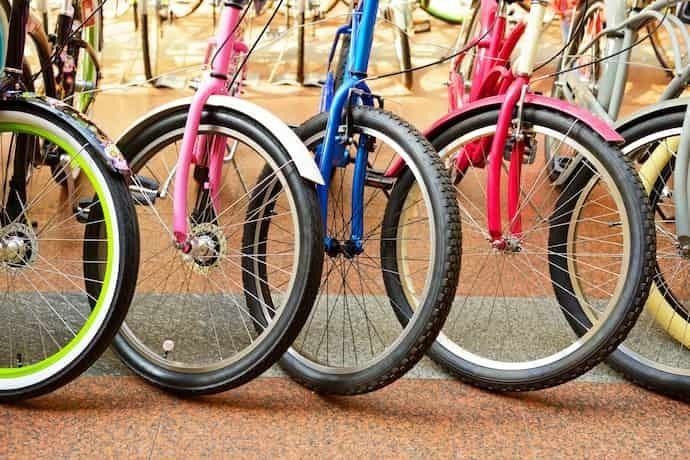 Várias bicicletas.