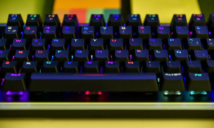 Teclado gamer RGB