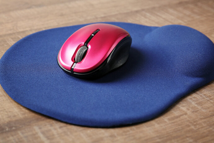 Mouse sem fio vermelho